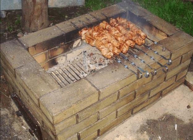 Мангал из кирпича своими руками: чертежи и пошаговая инструкция с фото