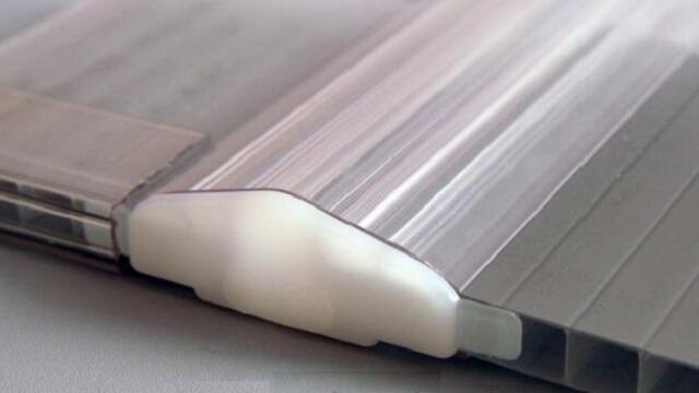 Как крепить поликарбонат к металлическому и деревянному каркасу – инструкция, фото и видео