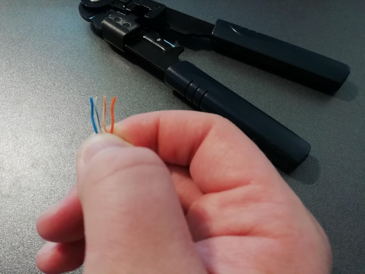 Как обжать интернет кабель RJ 45 своими руками: 4-х и 8-ми жильный