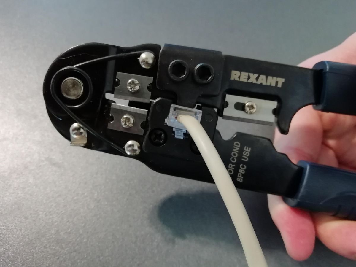 Как обжать интернет кабель RJ 45 своими руками: 4-х и 8-ми жильный