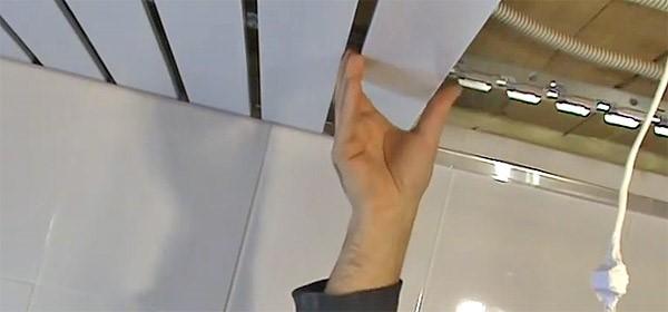Монтаж реечного потолка своими руками: пошаговая инструкция